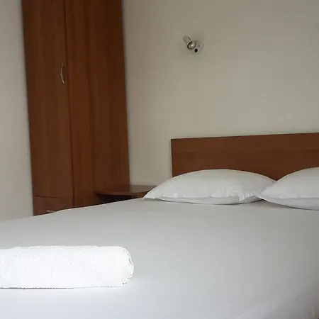 Casa de hóspedes Kera 2*