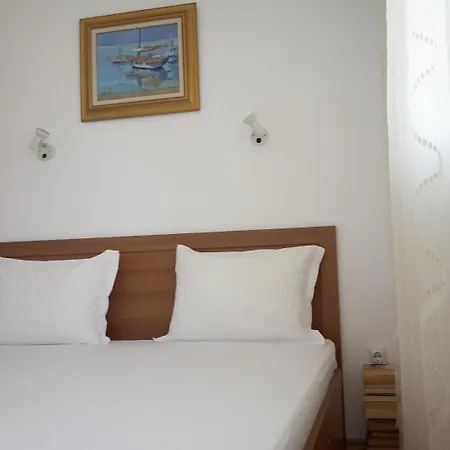Casa de hóspedes Kera 2*
